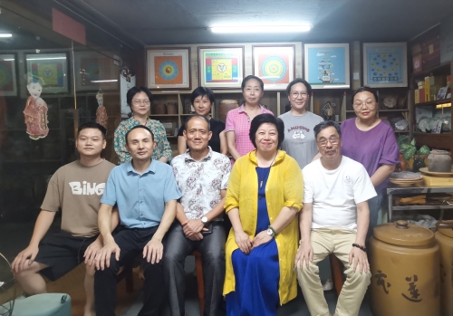 世界华人杂志社一行到访广州市博爱轩