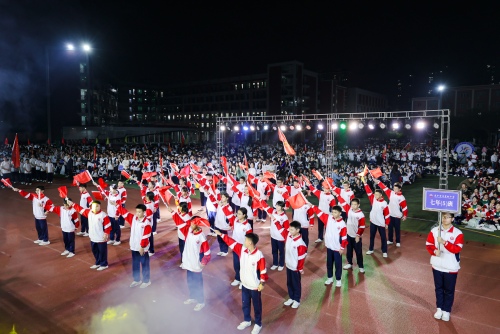 恩平黄岗四千中学生别开生面“夜运会”