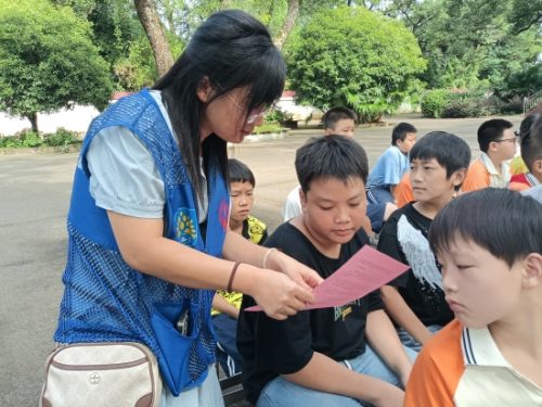 凝聚多方力量，守护童心成长！龙水小学开学典礼暨困境儿童关爱服务政策宣传活动暖心开展第4张
